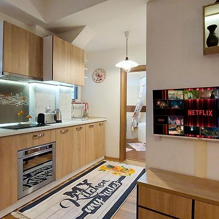 Fancy 1Bd Family Friendly In Historical Centre Appartement Boekarest Buitenkant foto