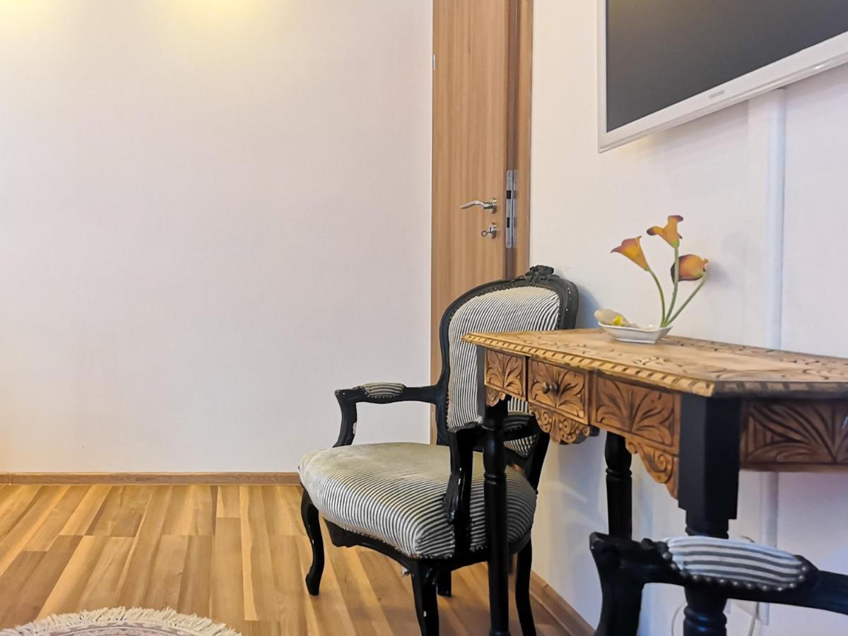 Fancy 1Bd Family Friendly In Historical Centre Appartement Boekarest Buitenkant foto