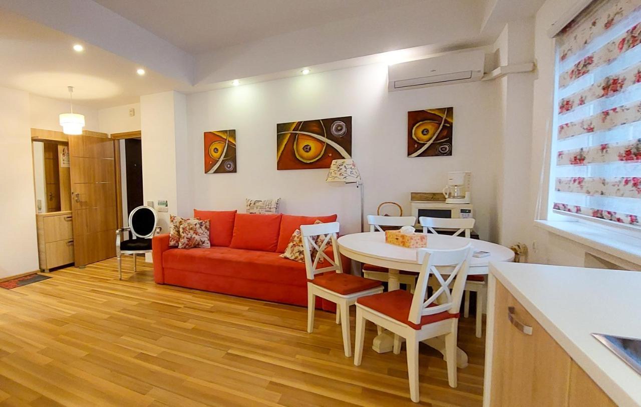 Fancy 1Bd Family Friendly In Historical Centre Appartement Boekarest Buitenkant foto