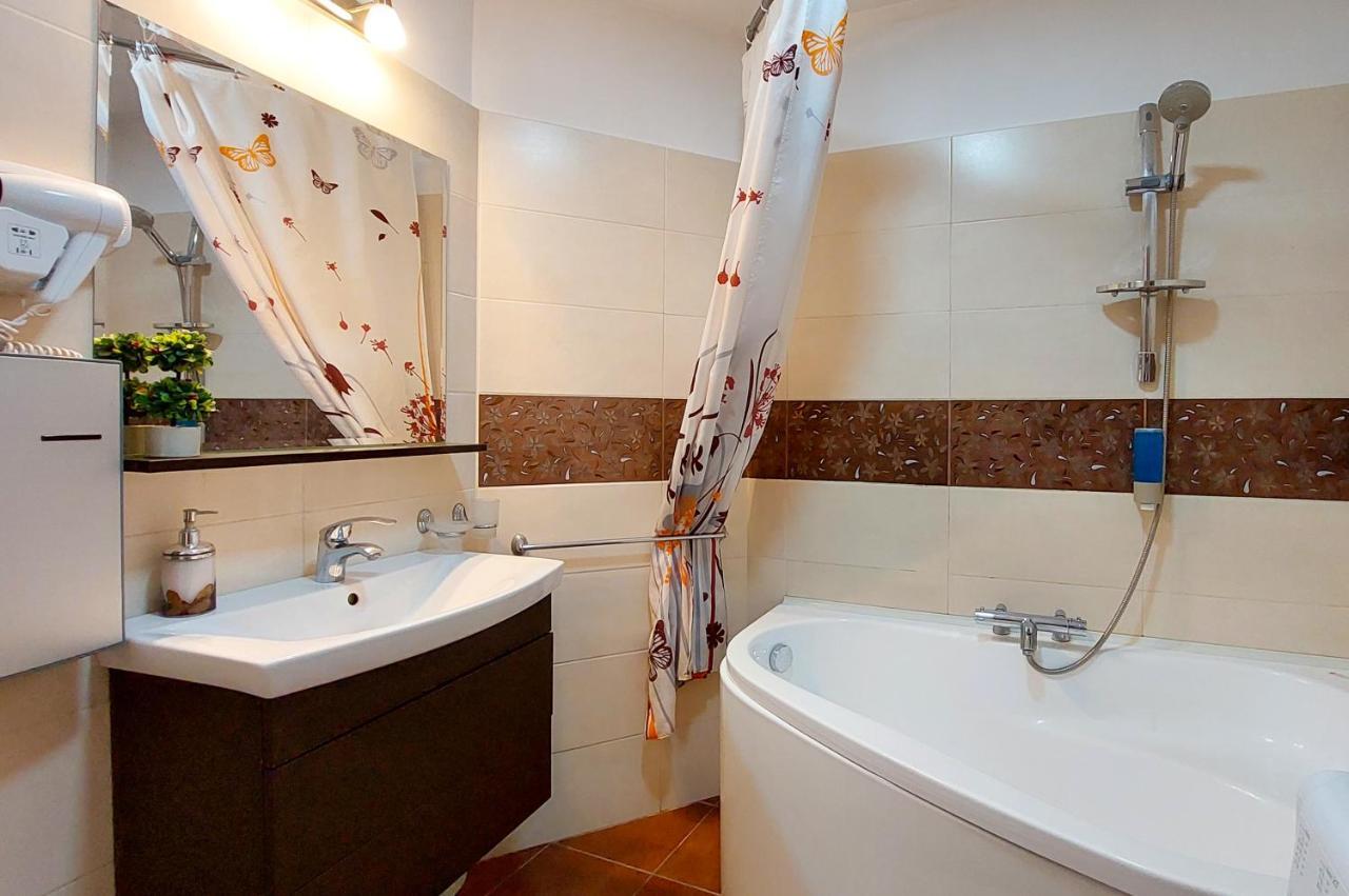 Fancy 1Bd Family Friendly In Historical Centre Appartement Boekarest Buitenkant foto