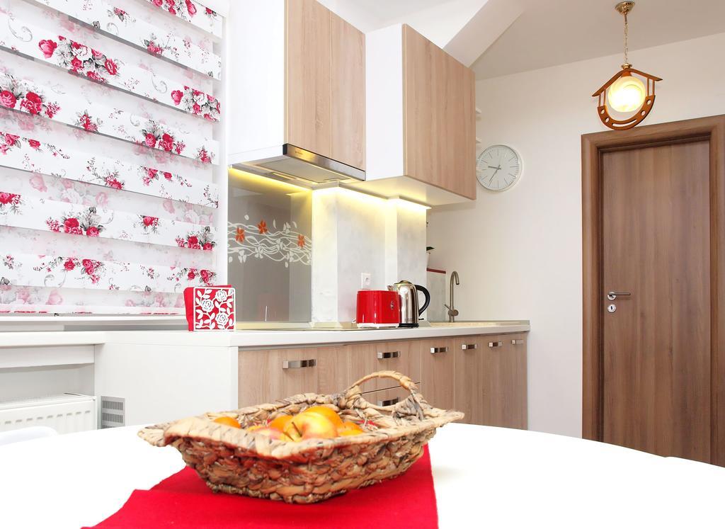 Fancy 1Bd Family Friendly In Historical Centre Appartement Boekarest Buitenkant foto
